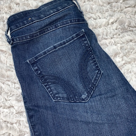 Hollister Super Skinny Highrise Jeans - Picture 2 of 4